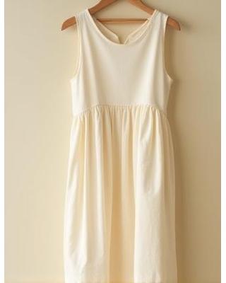 Mizu Everyday Dress in natural light